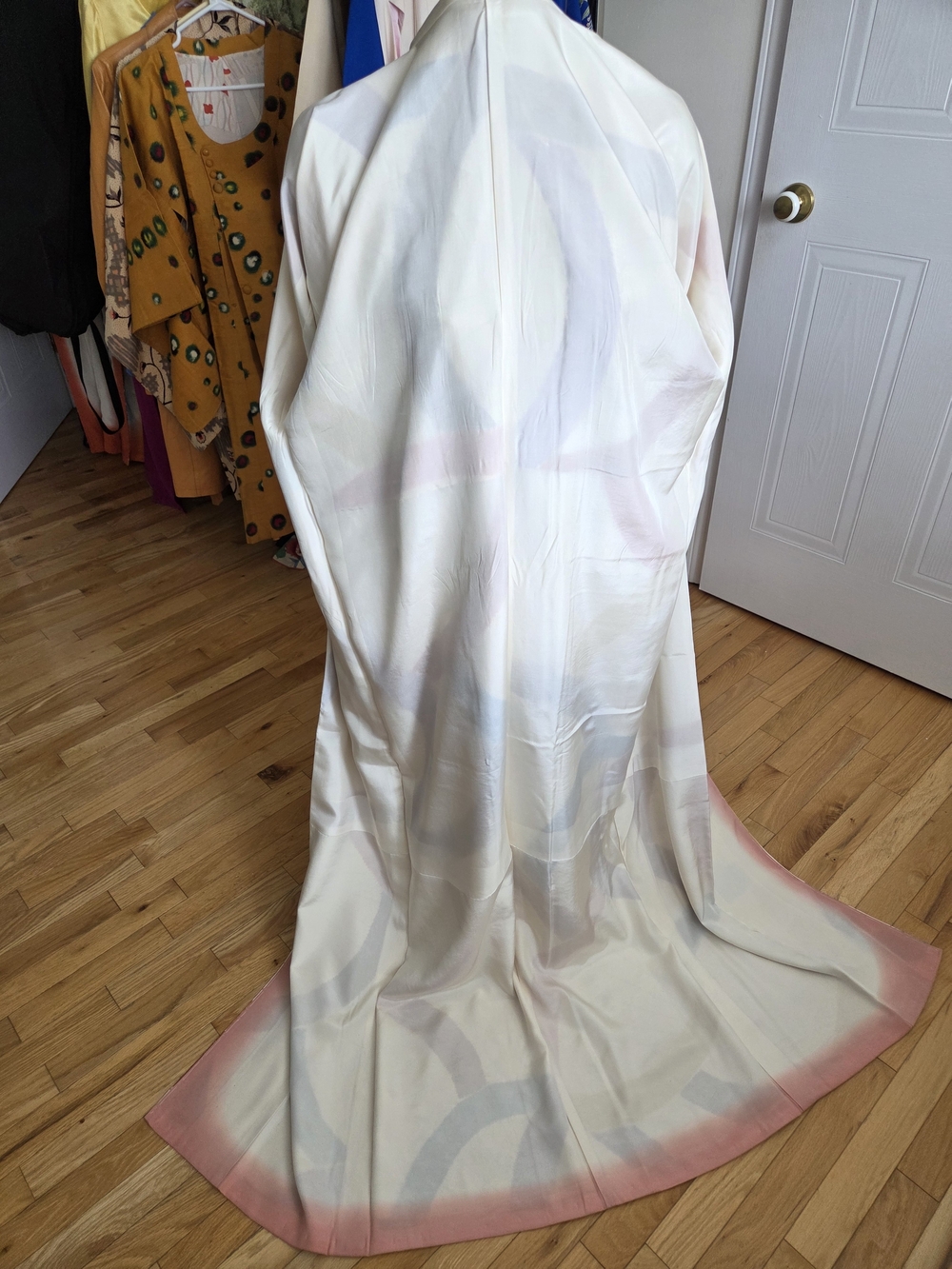 Vintage Japanese Silk Kimono | Hand-Painted Fan Motif | Pastel & Gold | One Size - Picture 7 of 7